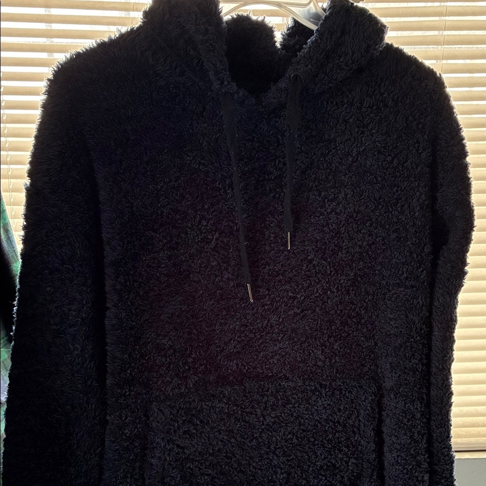 GreenTreat Men’s lounge navy blue Fuzzy pullover Sweater (L/XL)